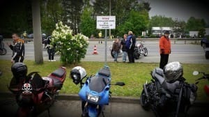 1.Mai Motorradtreffen in Nürnberg - Schild mit Versammlungs- und Parkverbot