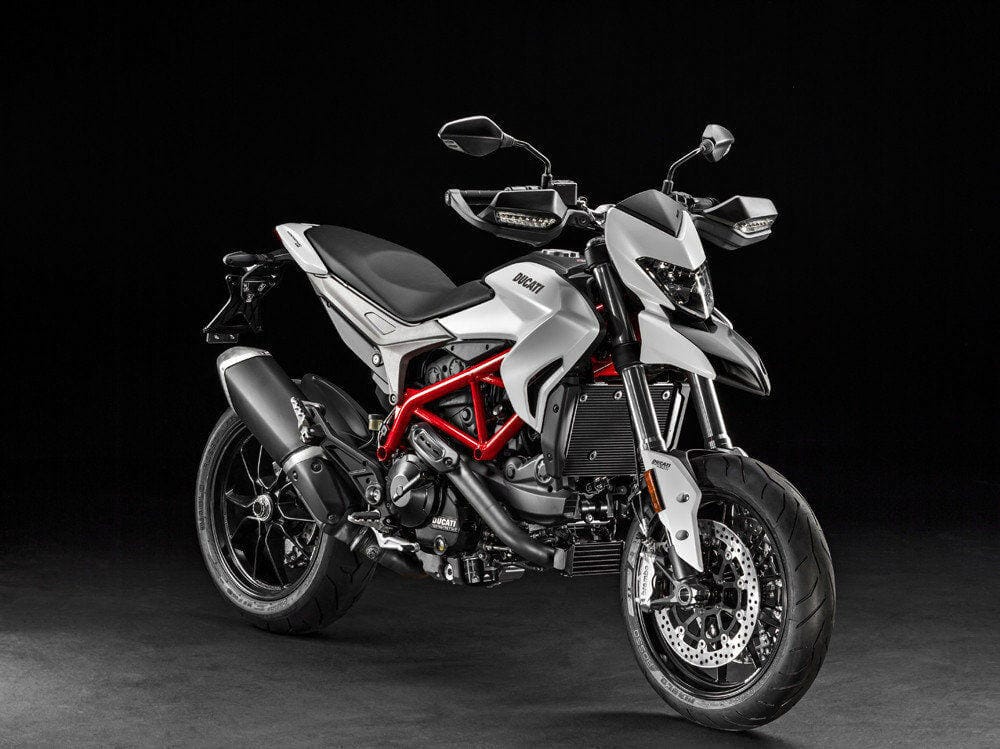 Bilder / Fotos Ducati Hypermotard 939 / Hyperstrada 939 / Hypermotard 939 SP via @motorradnachrichten