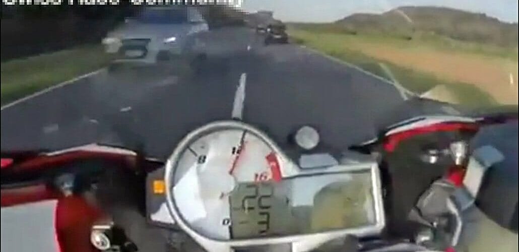 Polizei fahndet nach Motorradfahrer nach Video im Netz