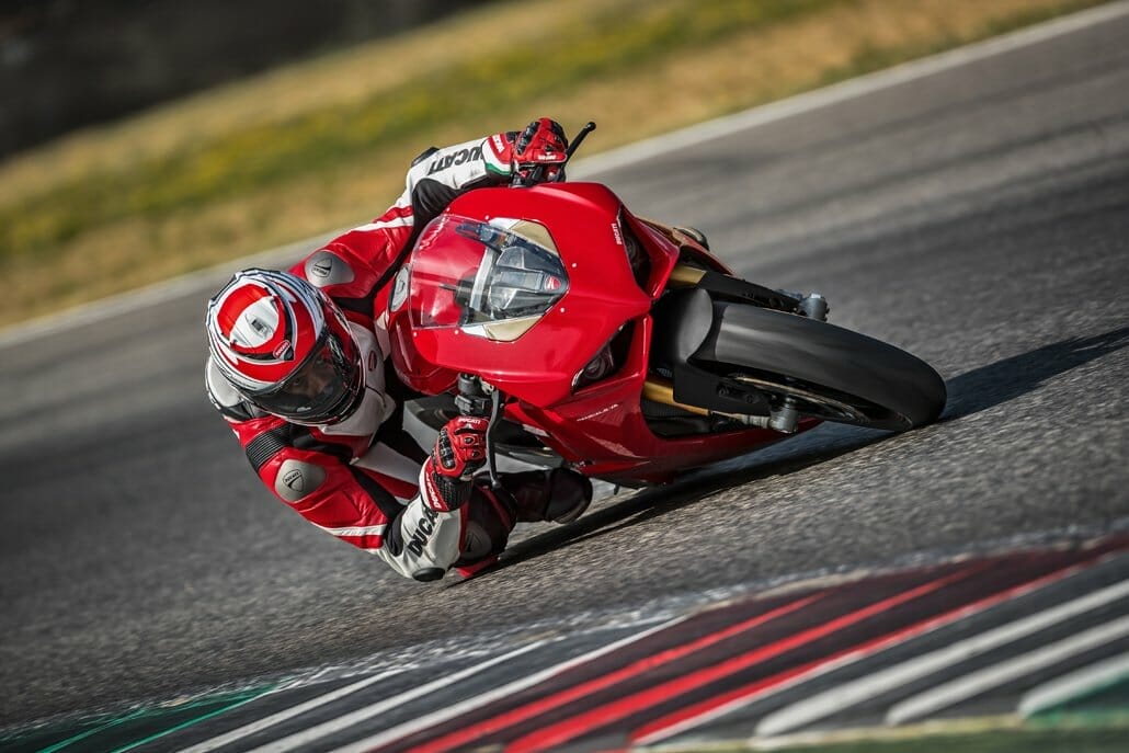 Ducati Panigale V4S nur wenig langsamer als MotoGP-Prototypen
- auch in der MOTORRAD NACHRICHTEN APP