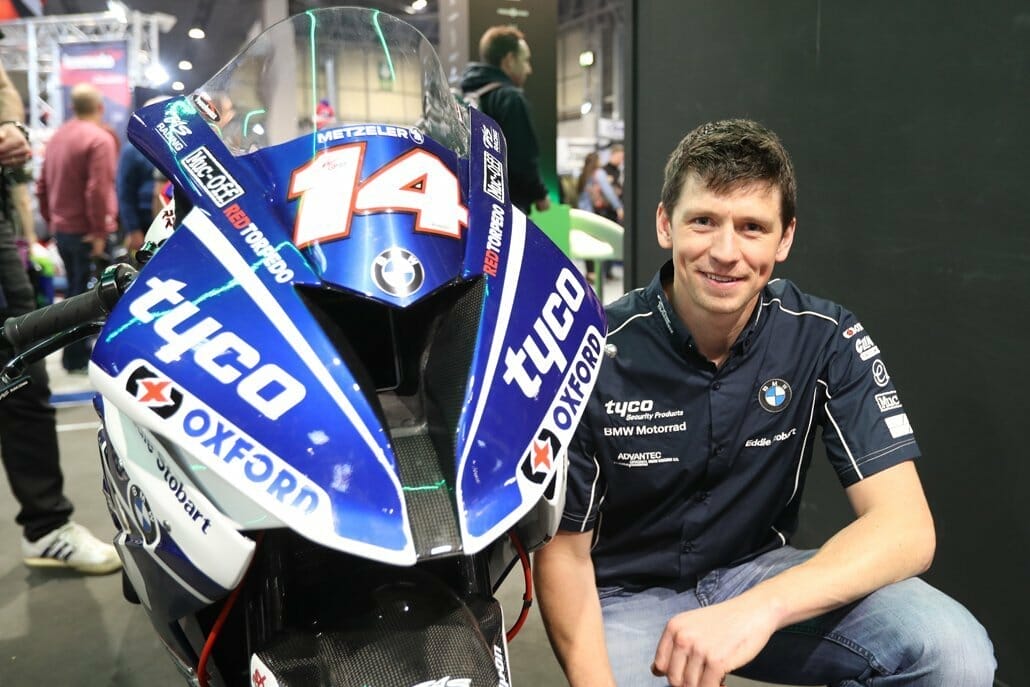 Tyco BMW Dan Kneen TT 2018 MotorcyclesNews 4