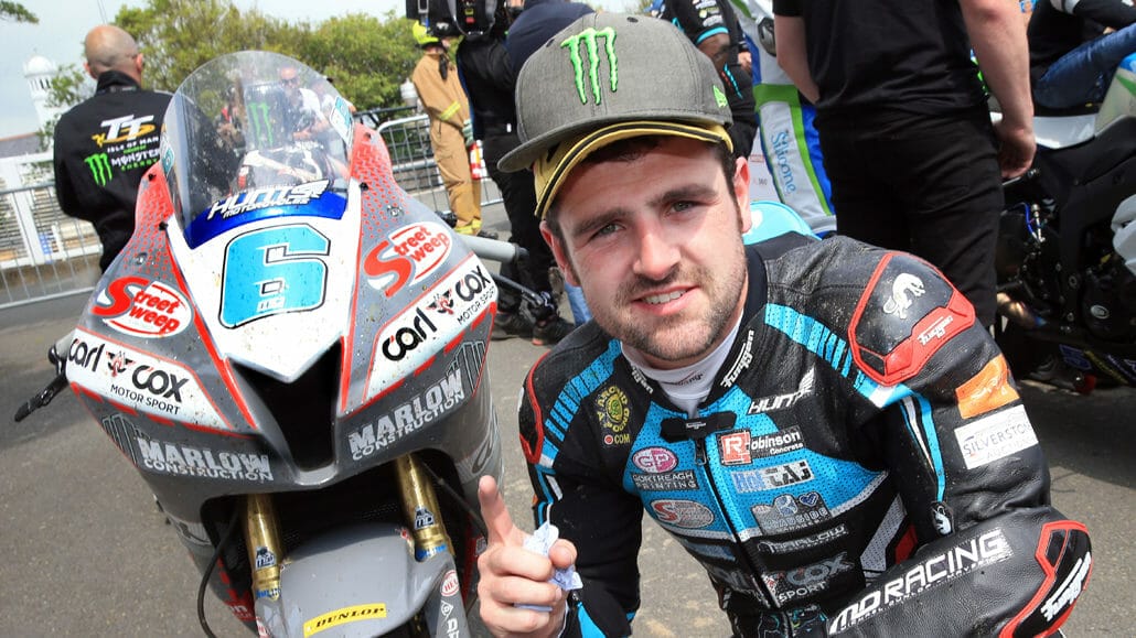 Michael Dunlop bei den Southern 100 gestürzt via @motorradnachrichten