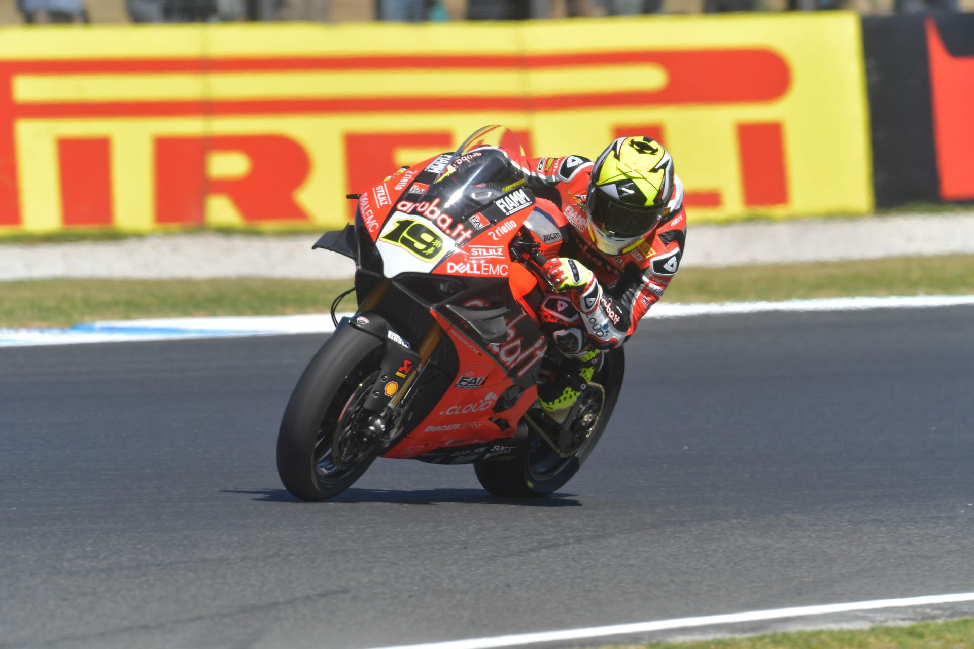 Also unbeatable in the Superpole Race and the 2nd race via @motorradnachrichten