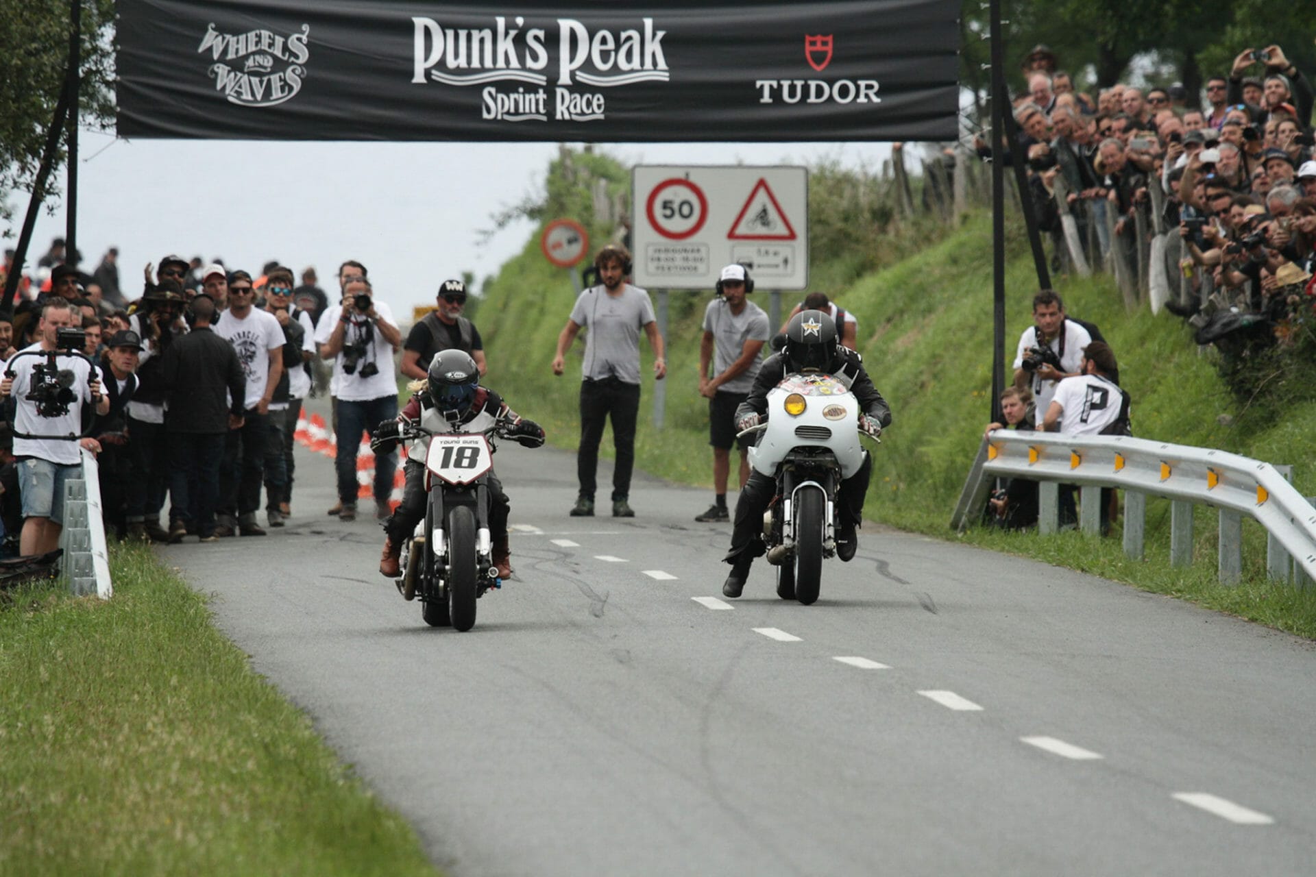 Indian Motorcycle ist Hauptsponsor beim Wheels & Waves Festival via @motorradnachrichten