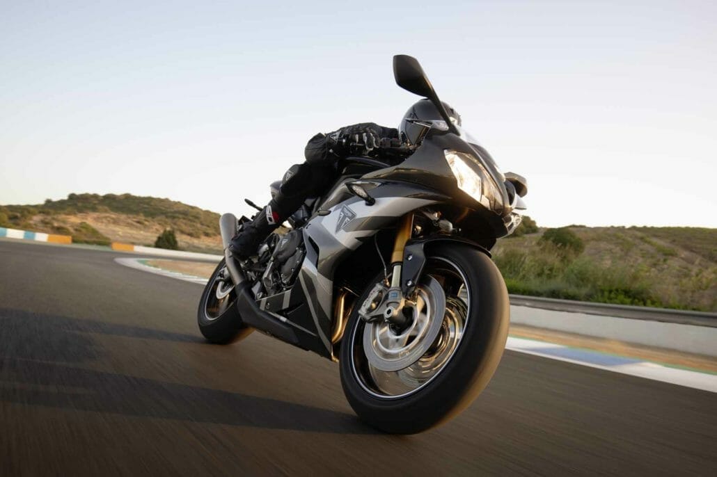 Triumph Daytona 765 Motorcycle News App MotorcyclesNews Motorrad Nachrichten App 5