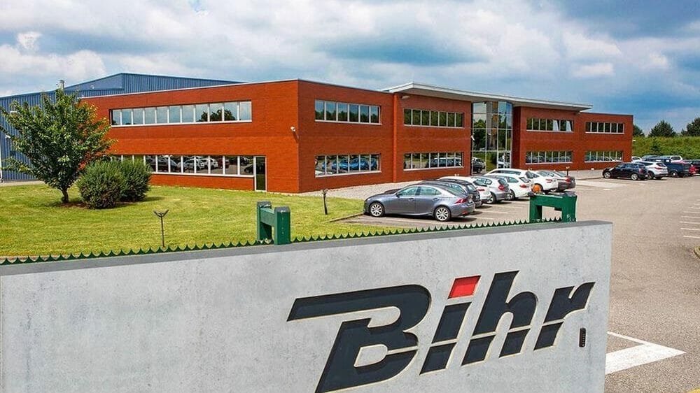 Bihr übernimmt Exclusiv-Vertrieb von Bell-Helmen auch in der Schweiz