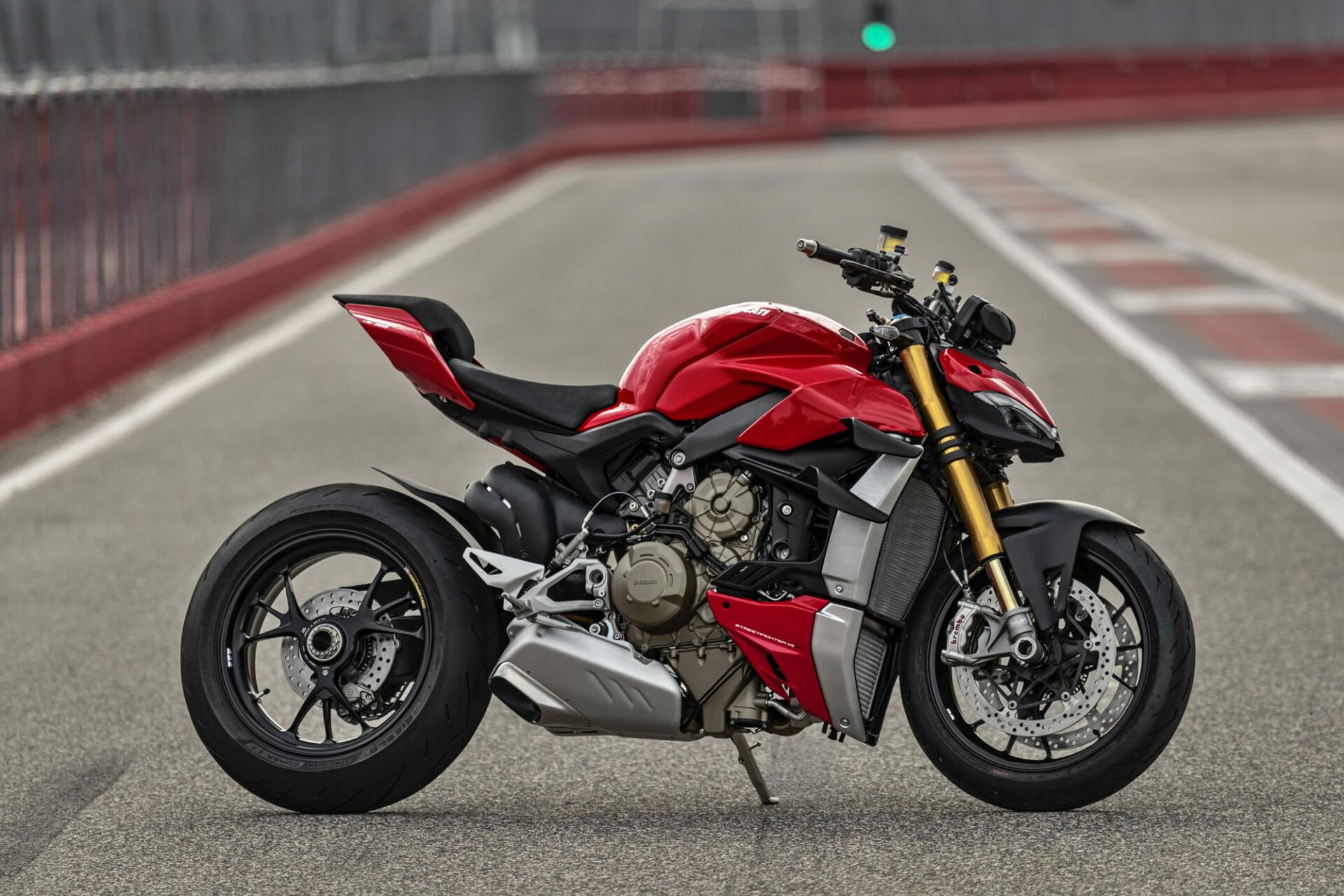 #Ducati #StreetfighterV4 voted "most beautiful motorcycle" by EICMA
- also in the app Motorcycle News
