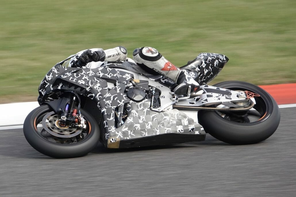 Honda CBR1000RR Fireblade 2020 – Spyfotos 5 Honda CBR1000RR Fireblade 2020 Motorcycle News App Motorrad Nachrichten App MotorcyclesNews 12