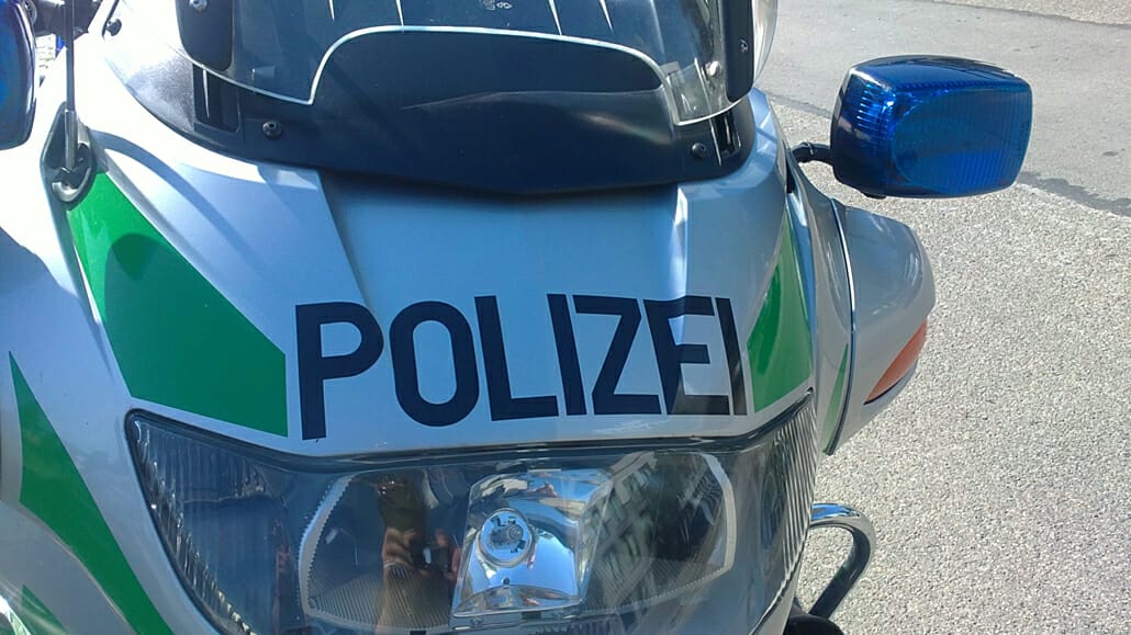 Polizeimotorrad erfasst 8-jähriges Mädchen via @motorradnachrichten