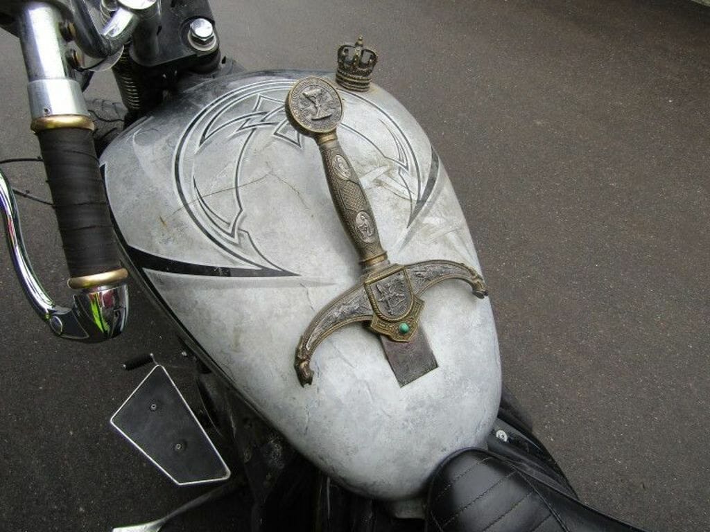 Custombike mit Schwert