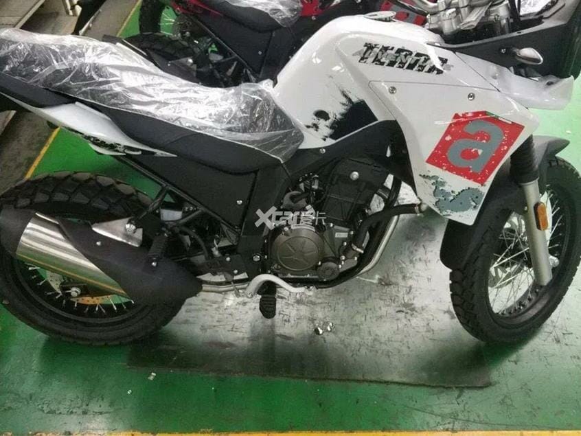 Foto leaked Aprilia Terra 250 3 Aprilia Terra 250 spy shot