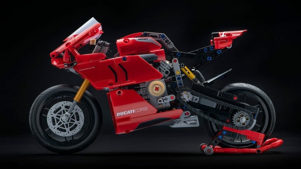 Lego Ducati Panigale V4 R MOTORCYCLE NEWS APP MOTORRAD NACHRICHTEN APP MotorcyclesNews 6
