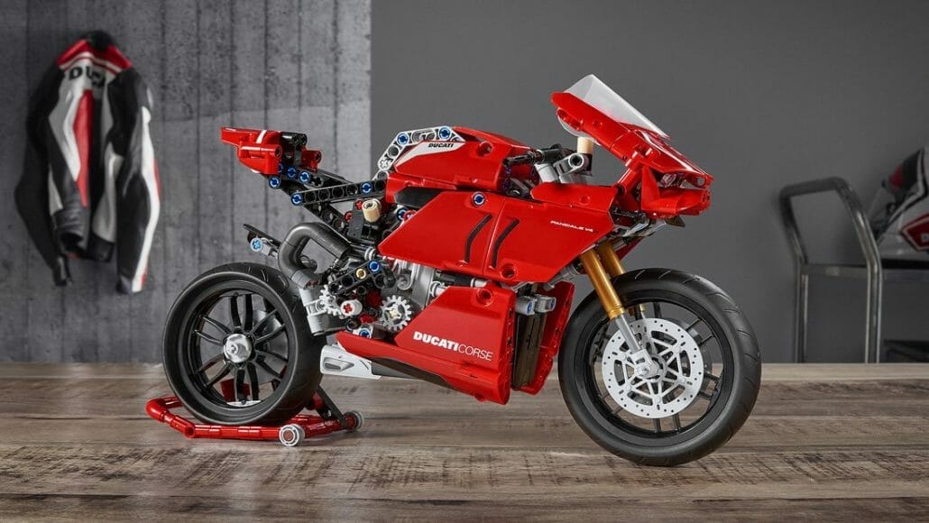 Lego Ducati Panigale V4 R MOTORCYCLE NEWS APP MOTORRAD NACHRICHTEN APP MotorcyclesNews 7