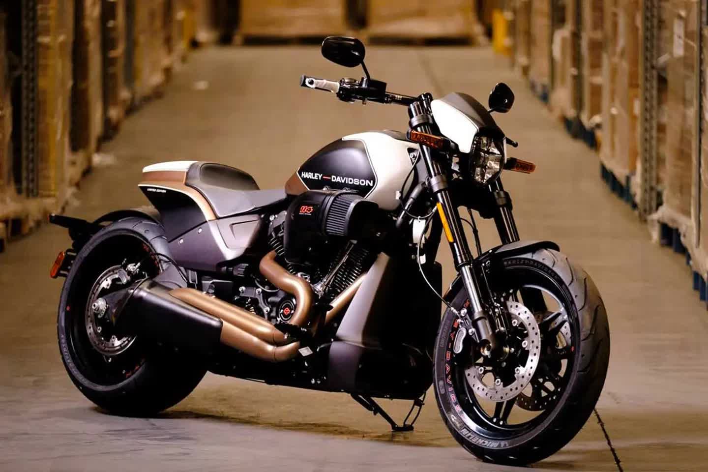 Harley-Davidson FXDR 114 Limited Edition
- auch in der MOTORRAD NACHRICHTEN APP