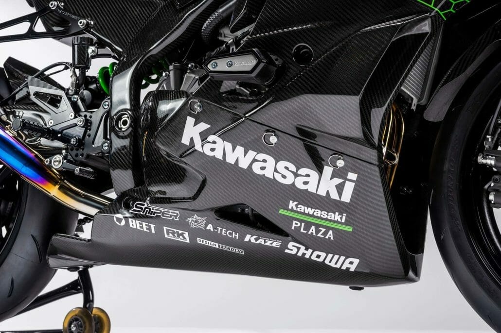 Kawasaki Ninja ZX 25R carbon fiber race bike 01 Kopie