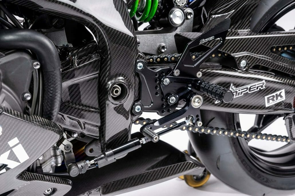 Kawasaki Ninja ZX 25R carbon fiber race bike 03 Kopie