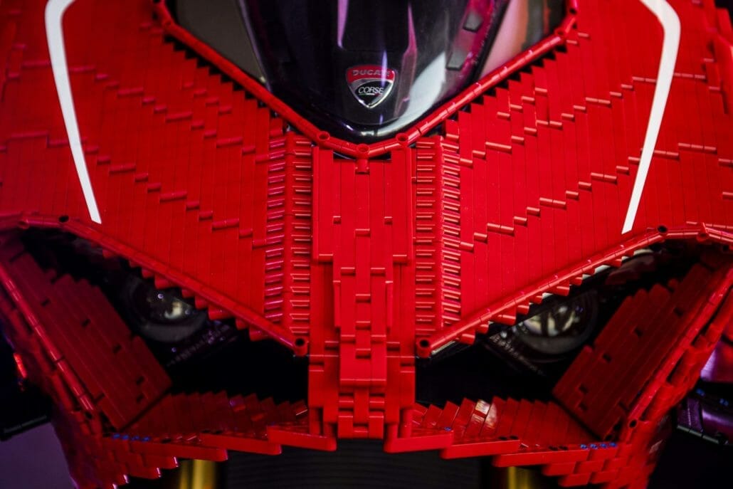 Lego Ducati Panigale V4 R 9