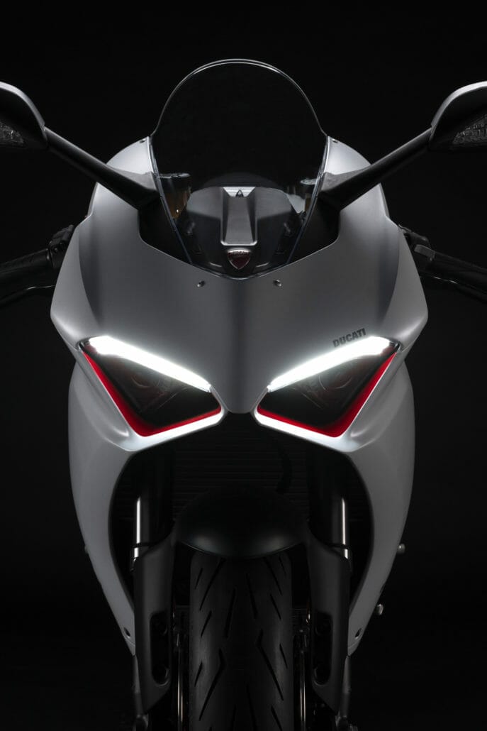Ducati Panigale V2 White Rosso 2020 MN APP 12