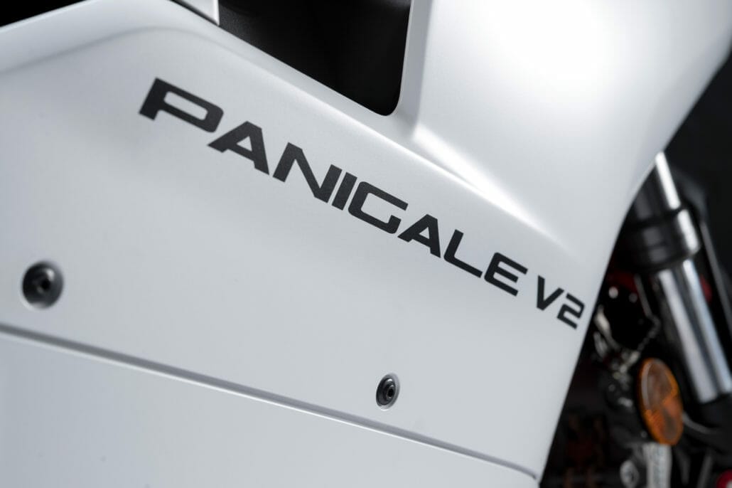 Ducati Panigale V2 White Rosso 2020 MN APP 17