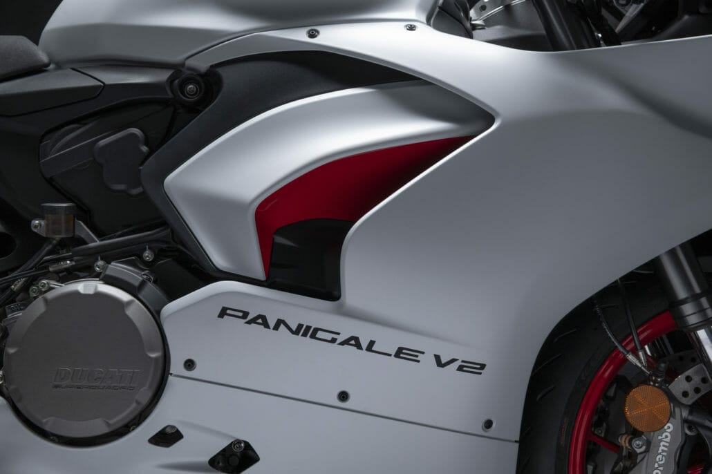 Ducati Panigale V2 White Rosso 2020 MN APP 19