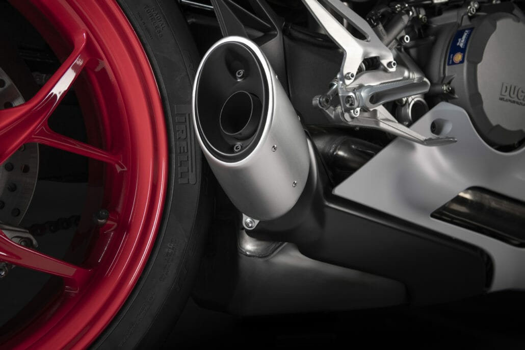 Ducati Panigale V2 White Rosso 2020 MN APP 24