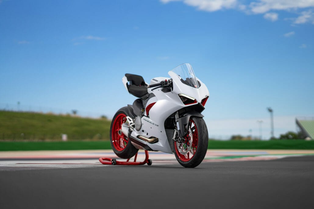 Ducati Panigale V2 White Rosso 2020 MN APP 57