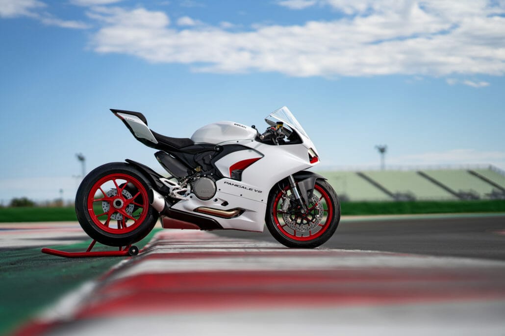 Ducati Panigale V2 White Rosso 2020 MN APP 59