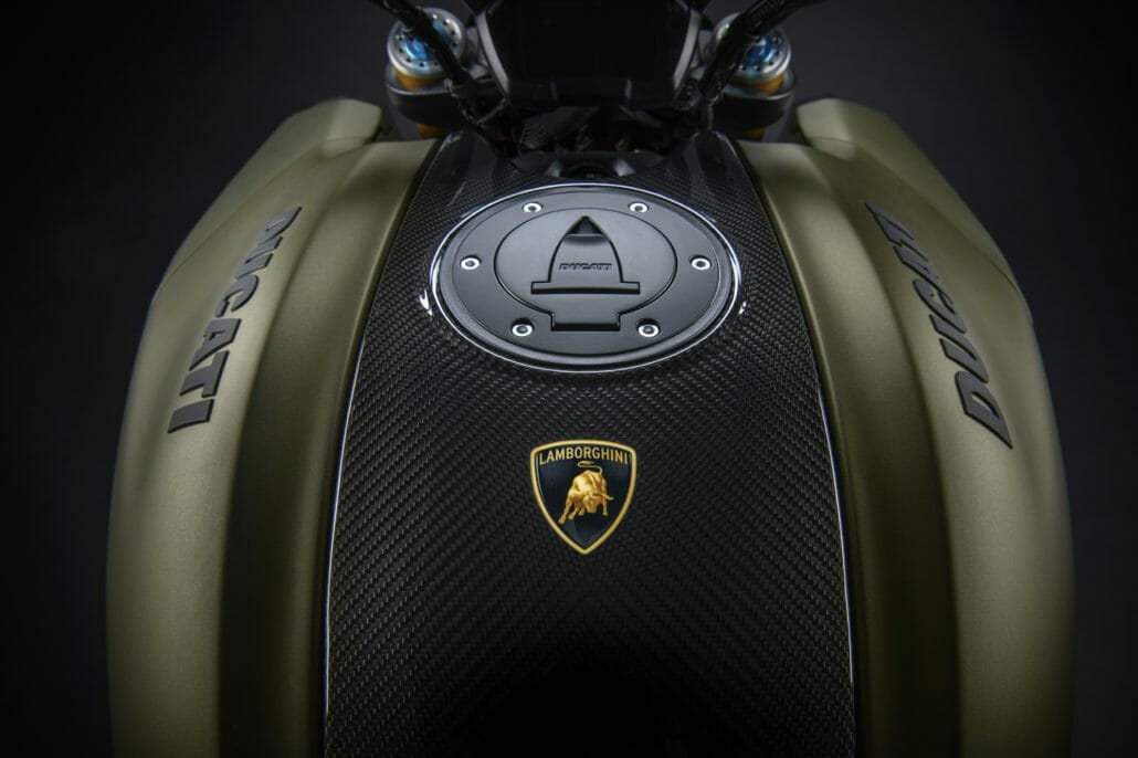 Ducati 1260 Diavel Lamborghini 2021 12