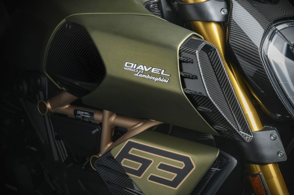 Ducati 1260 Diavel Lamborghini 2021 15