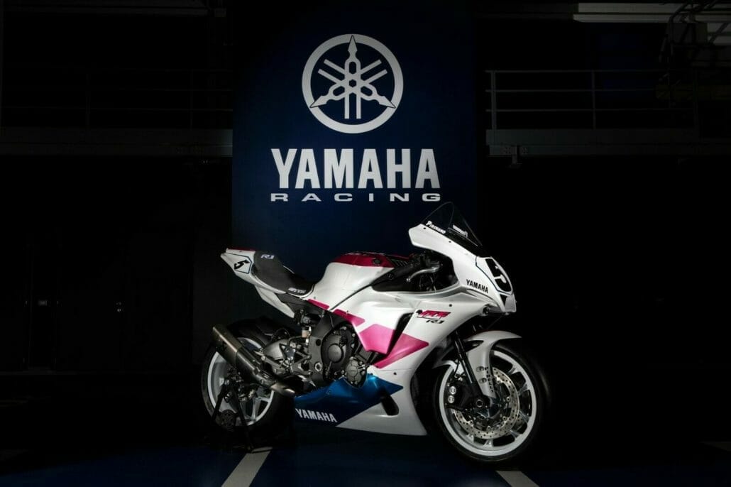 Yamaha R1 Piro Replika 11