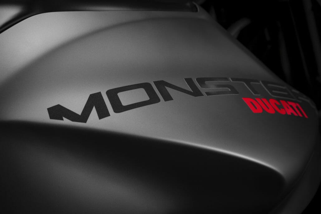 Ducati Monster 2021 11 1