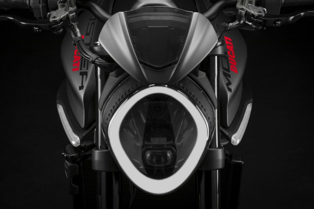 Ducati Monster 2021 15