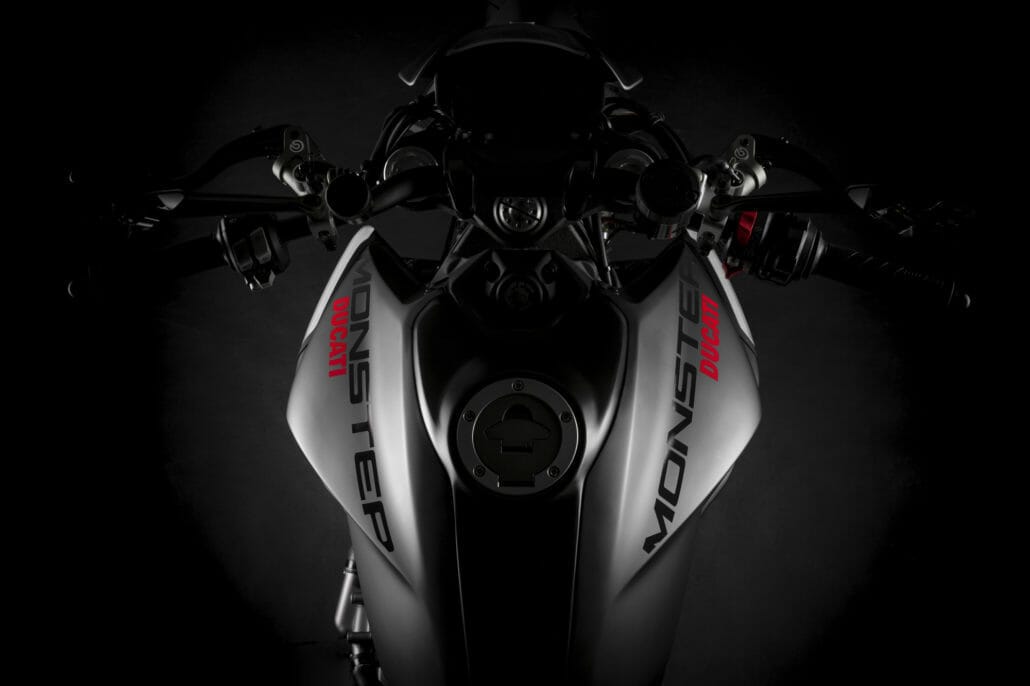 Ducati Monster 2021 16 1