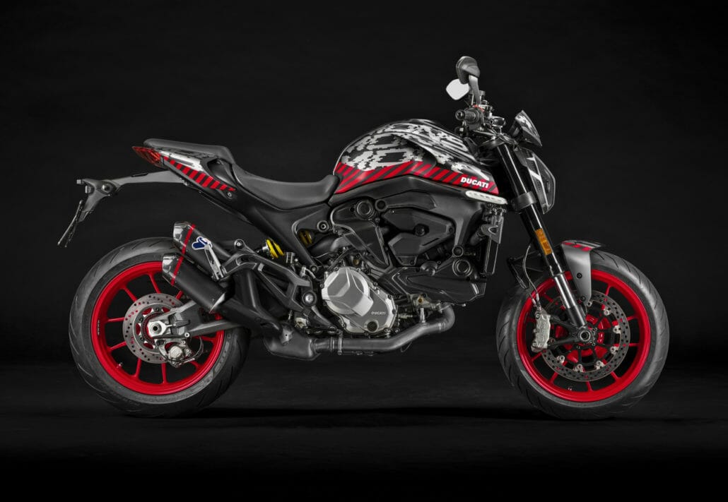 Ducati Monster 2021 27