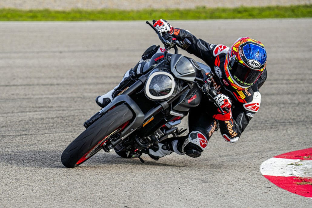 Ducati Monster 2021 69