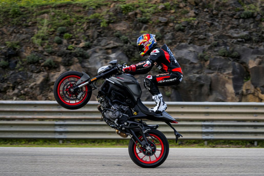 Ducati Monster 2021 73