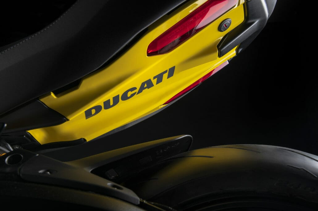 Ducati Diavel 1260 S Black and Steel 42
