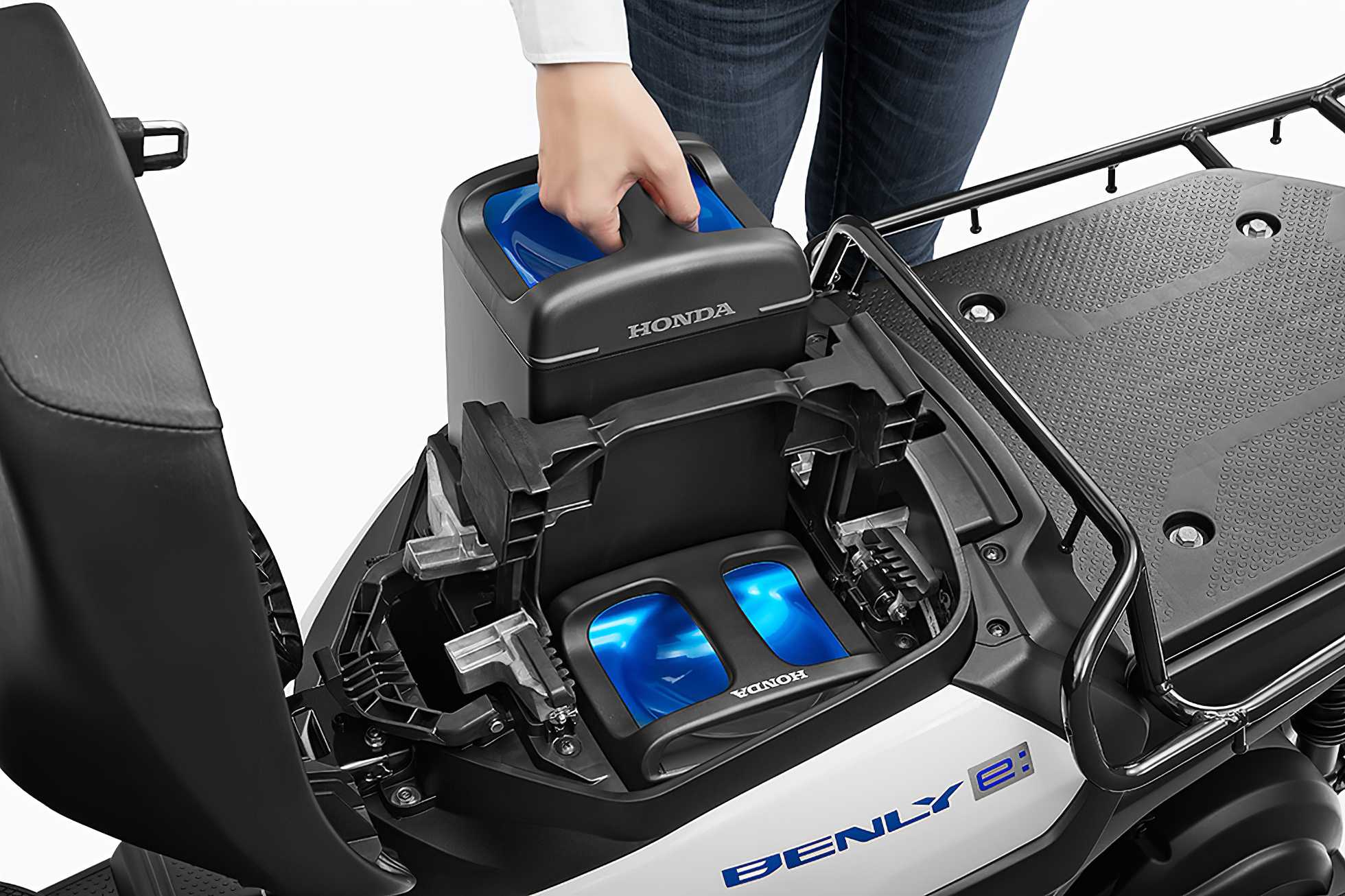 Honda's Mobile Power Pack goes into test operation
- also in the MOTORCYCLES.NEWS APP