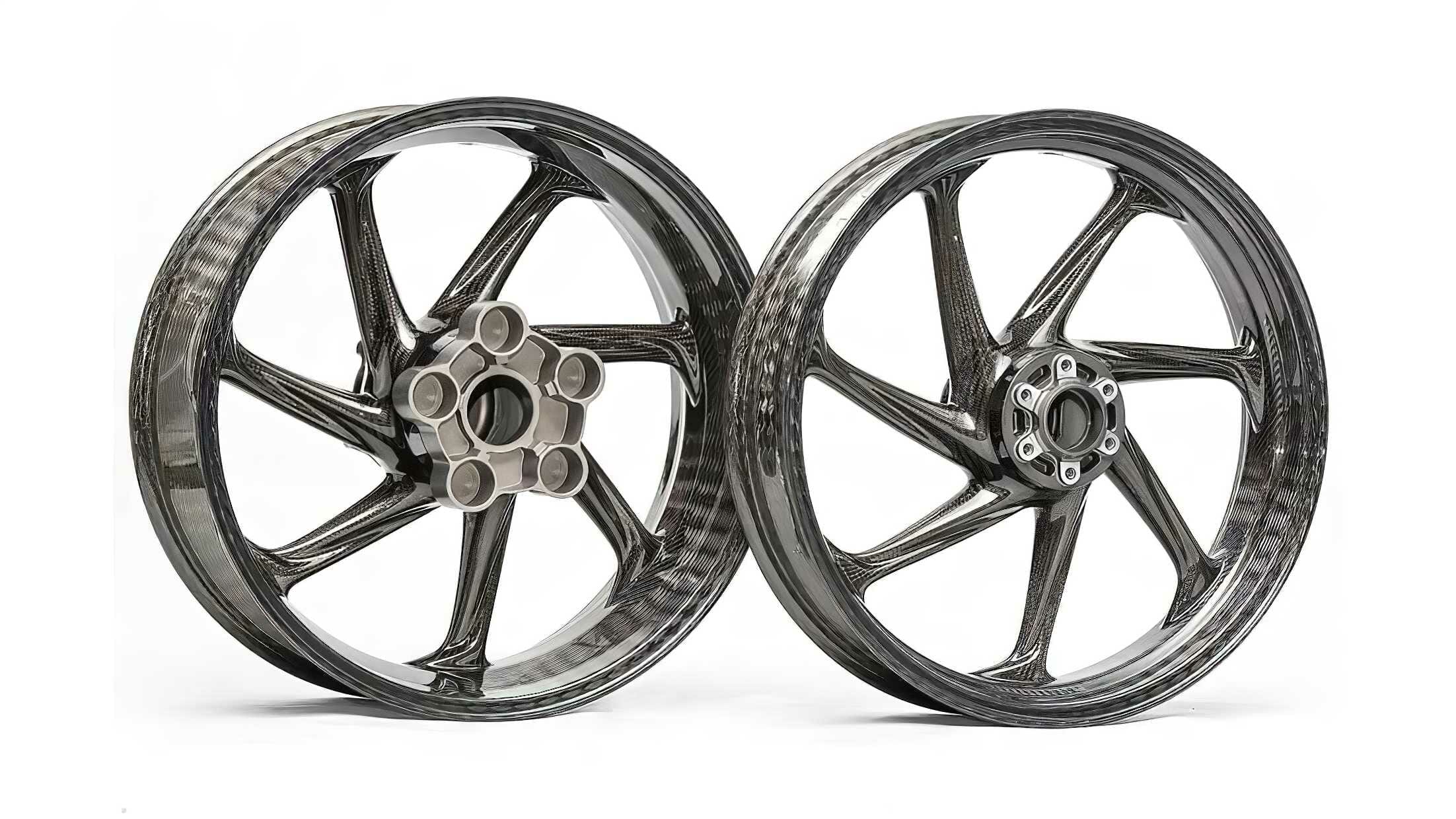 Carbon wheels for RSV4 and Tuono
- also in the MOTORCYCLES.NEWS APP