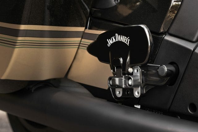 Indian Challenger Limited Jack Daniels Edition 2022 10 Indian Challenger Limited Jack Daniels Edition 2022 8