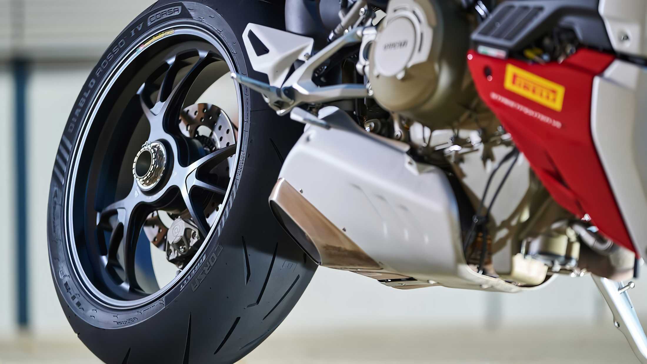 Pirelli Diablo Rosso IV Corsa
- also in the MOTORCYCLES.NEWS APP via @motorradnachrichten