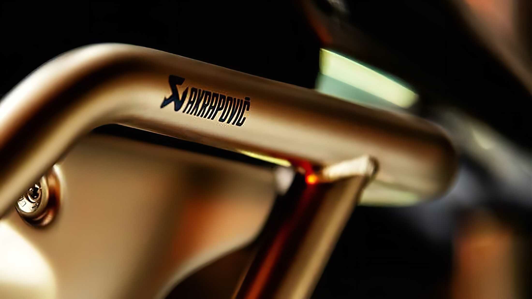 Akrapovic now also builds crash bars
- also in the MOTORCYCLES.NEWS APP