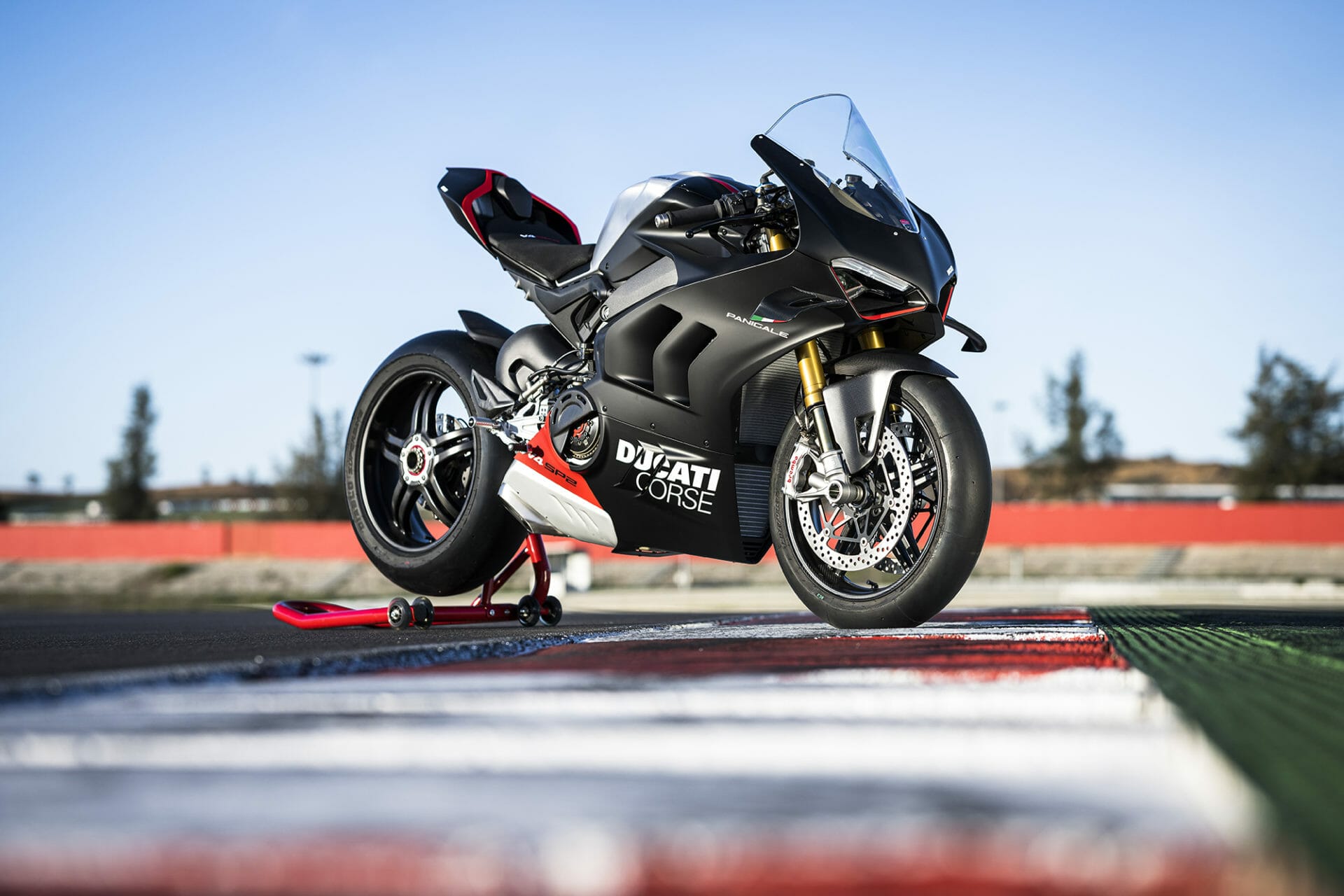 Ducati Panigale V4 SP2 – The Ultimate Racetrack Machine
- also in the MOTORCYCLES.NEWS APP via @motorradnachrichten