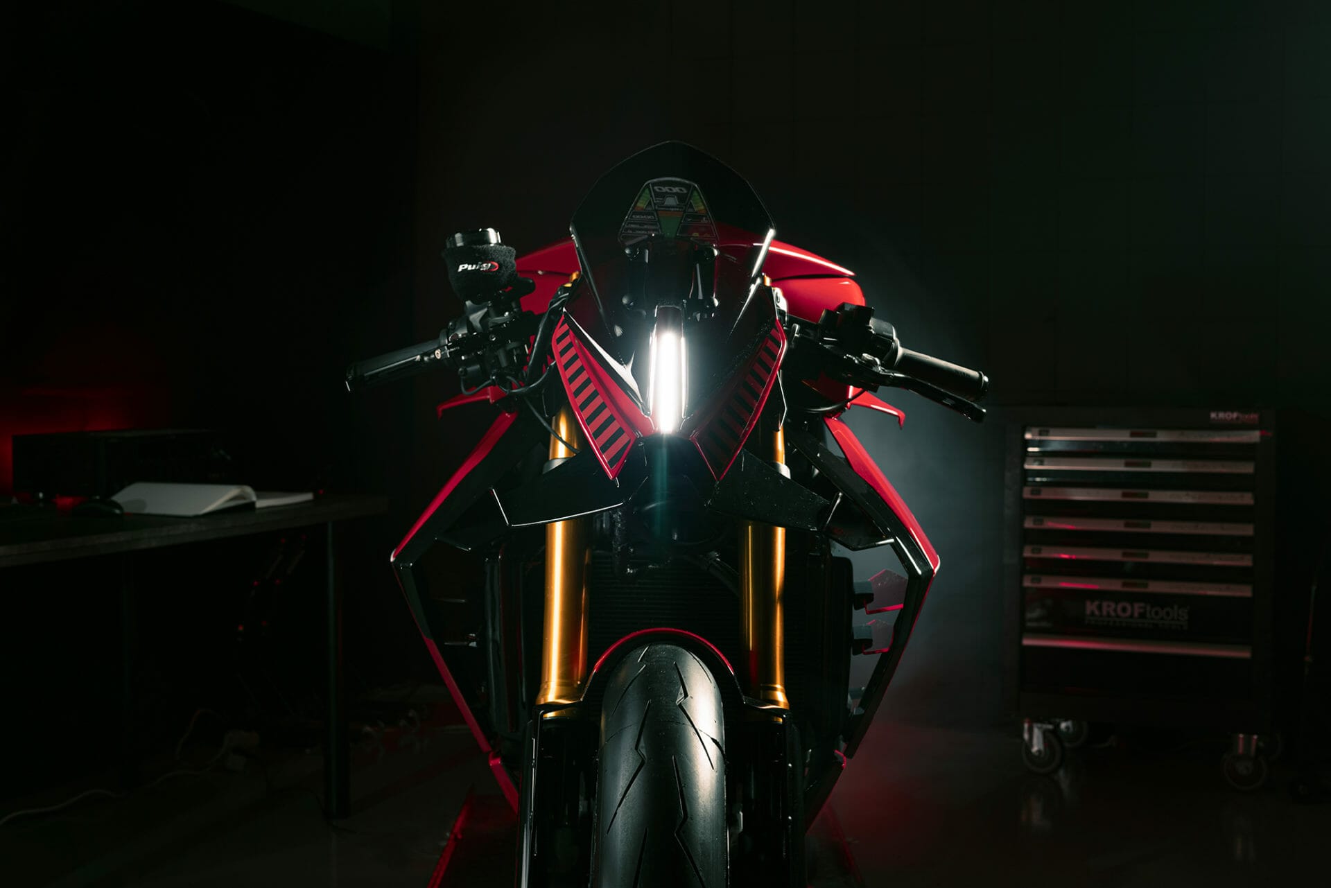 Puig transforms naked bike into futuristic superbike - Puig Diablo -   - Motorcycle-Magazine