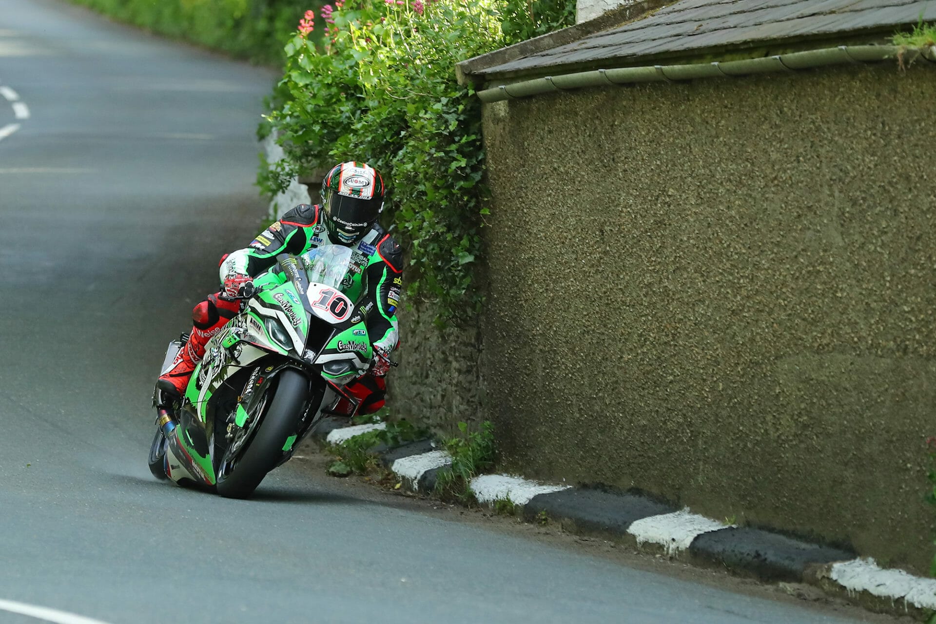 TT - Peter Hickman dominates the practice sessions - MOTORCYCLES.NEWS