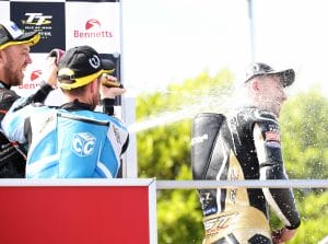 Peter Hickman gewinnt Supertwin TT 2022