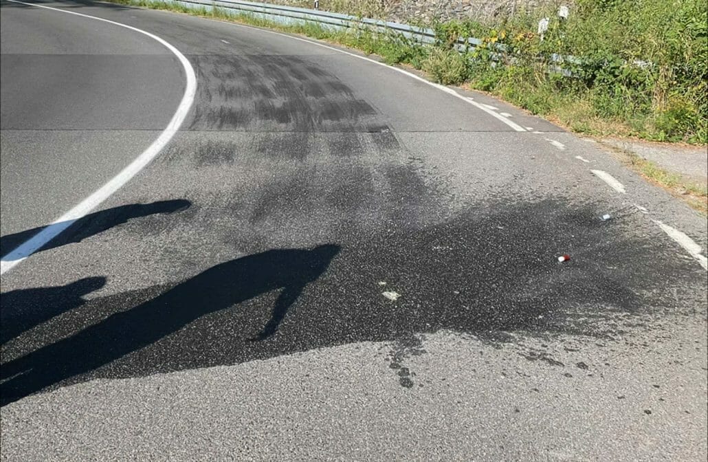 Oelanschlag auf der L218 Panoramastrasse Bilderquelle Freiwillige Feuerwehr Huertgenwald