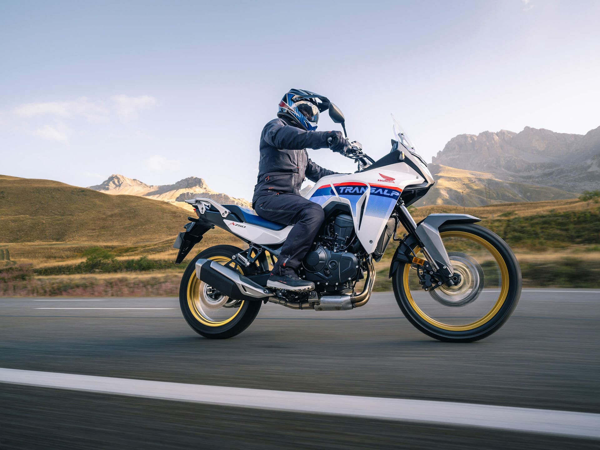 Honda XL750 Transalp - MOTORCYCLES.NEWS