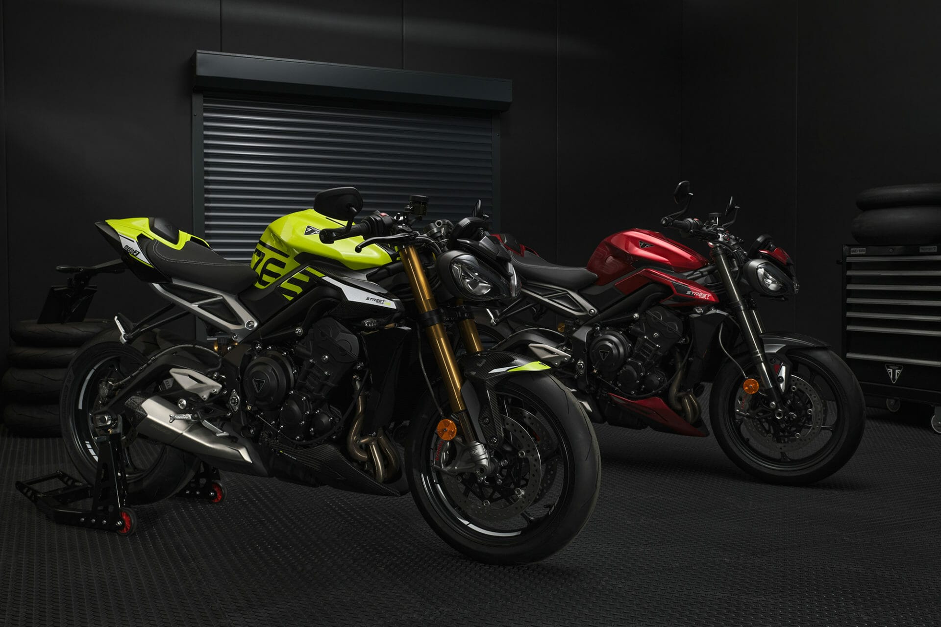 New Triumph Street Triple R, RS and limited Moto2 Edition for 2023 - MOTORCYCLES.NEWS