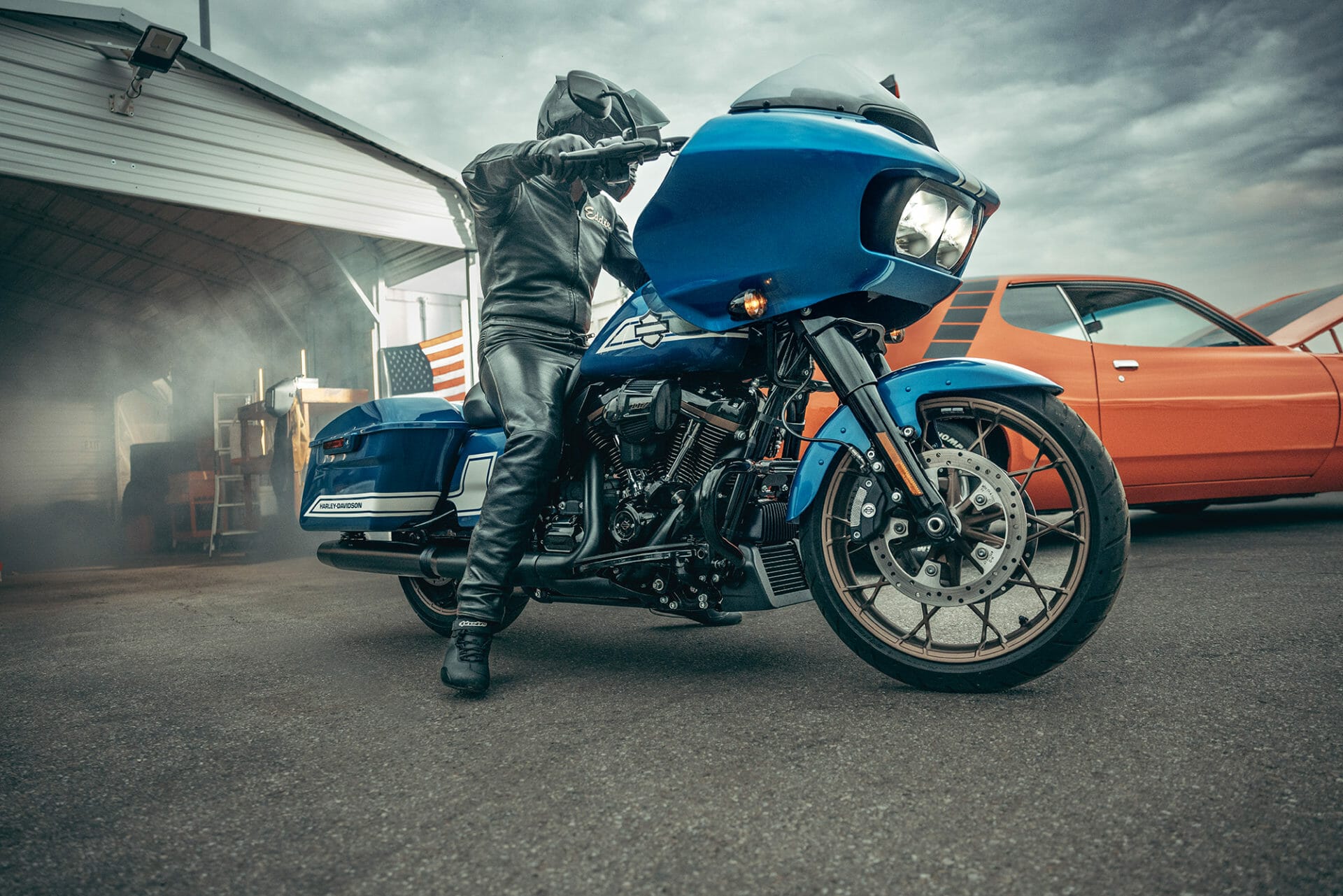 Harley-Davidson presents Fast Johnnie paint design: muscle car era meets motorcycle